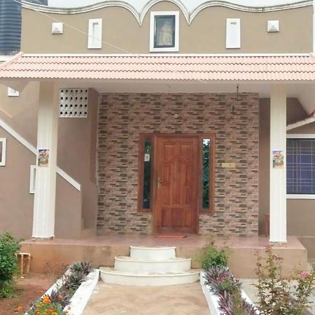 Yelagiri Golden Villa Exteriér fotografie